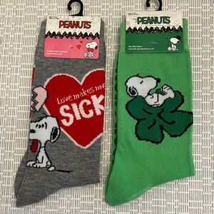 Peanuts Snoopy Love Socks - Gray and Green 83